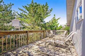 Terrace/patio - Fenwick Island spacious beach house with deck, W/D & full kitchen - dog-friendly (Fenwick Island)