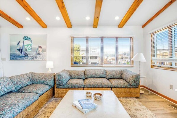 TV, offices - Fenwick Island spacious beach house with deck, W/D & full kitchen - dog-friendly (Fenwick Island)