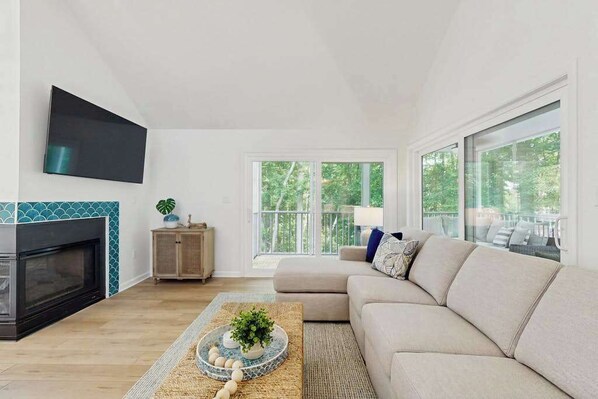 TV, fireplace, offices