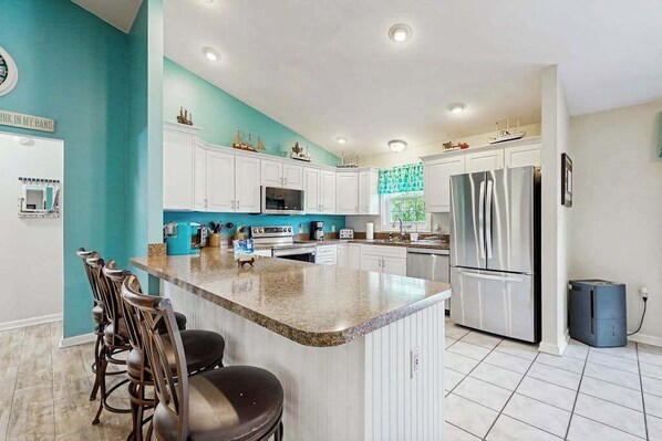 Fridge, microwave, oven, stovetop - Ocean Way Estates home with large yard & deck- dog-friendly (Ocean View)