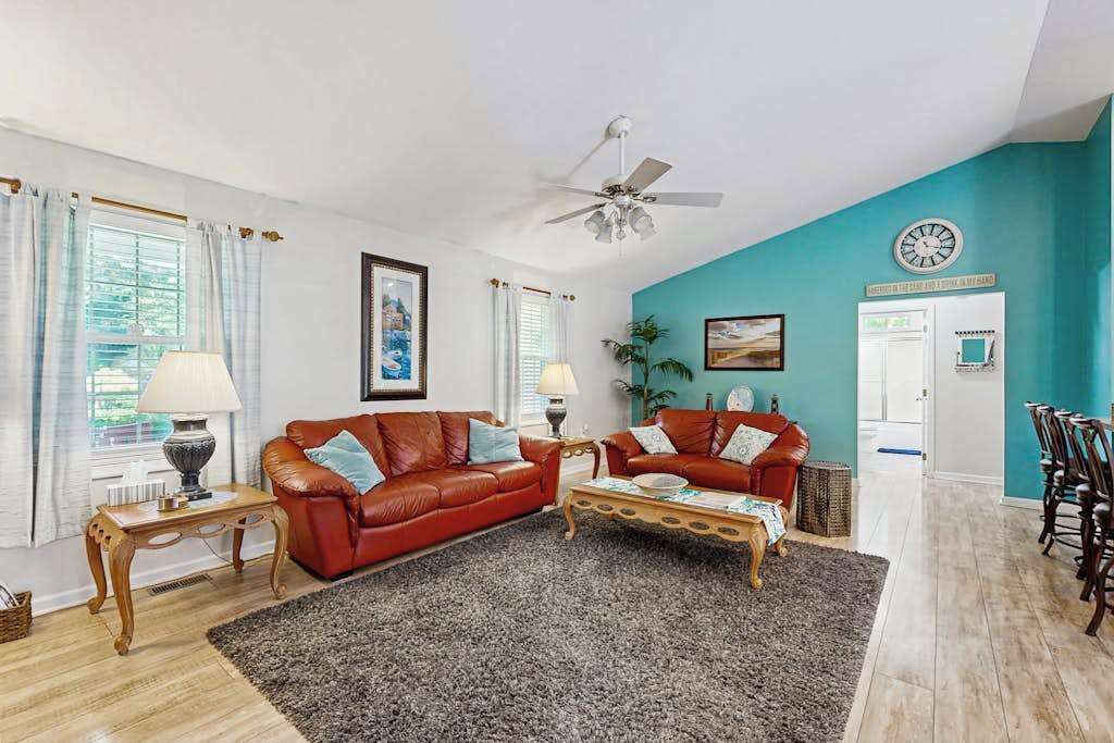 TV, DVD player, offices