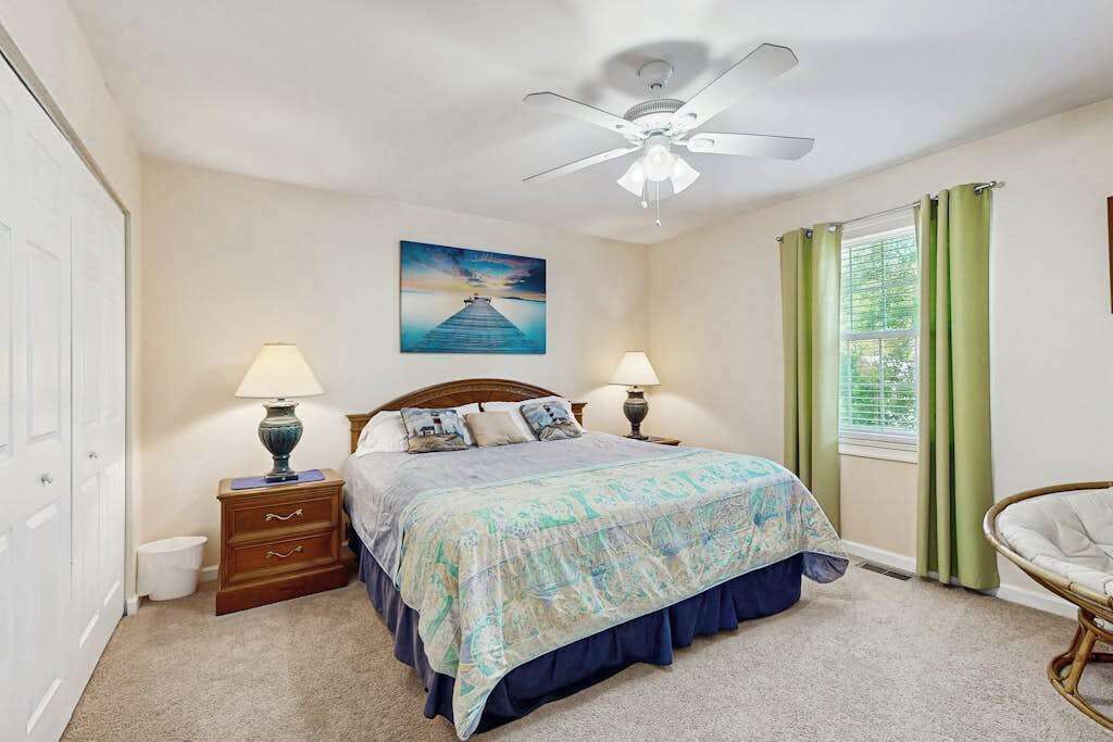 Iron/ironing board, travel cot, WiFi, bed sheets