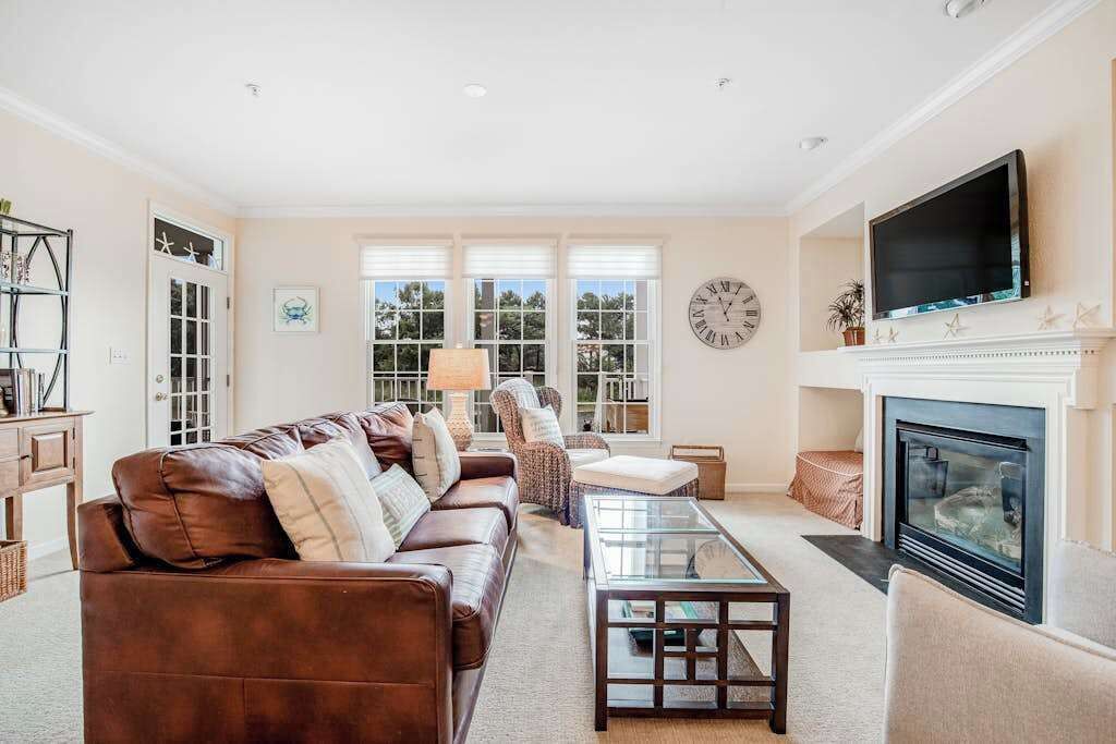 TV, fireplace, offices