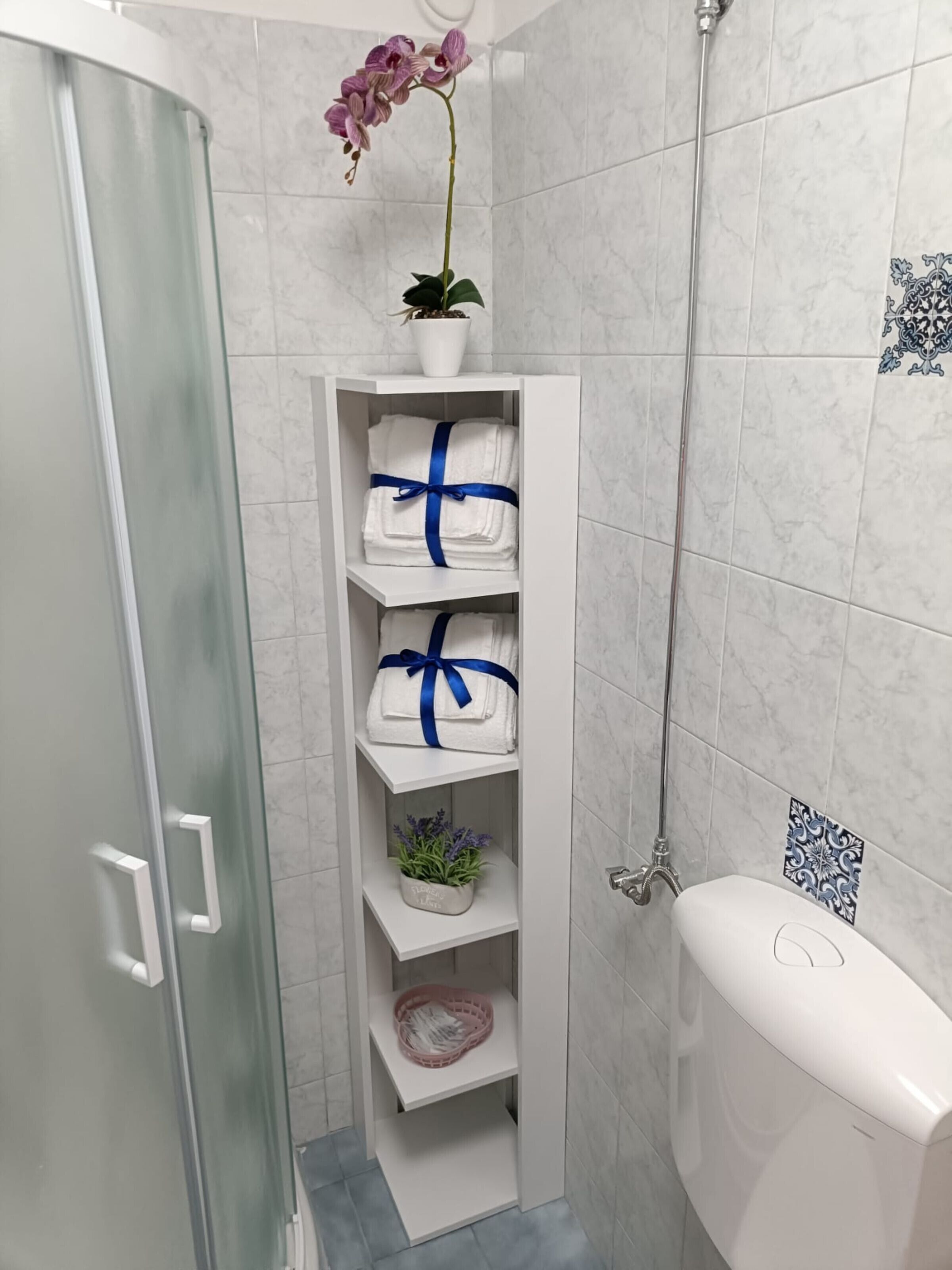 Bruser, hårtørrer, håndklæder