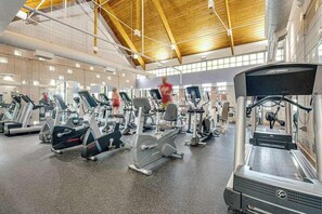 Fitness facility - Bear Trap Dunes condo with access to tennis/pickleball, sauna, pool & fast WiFi (Ocean View)