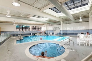 Pool - Newly renovated Sea Colony Tennis end condo with W/D, world-class tennis & pools (Bethany Beach)