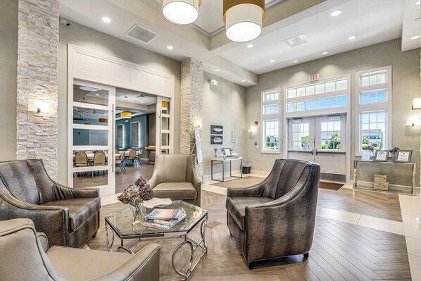Lobby - Ocean View Beach Club stylish home with outdoor pool, fast WiFi, & wet bar (Ocean View)