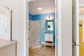 Shower, hair dryer, towels - Bethany Lakes house w/ private gas grill, balcony, free WiFi, and pool (Bethany Beach)
