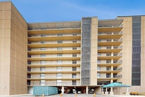 Exterior - Sea Colony oceanfront 2nd floor condo w/ free WiFi, shared sauna, and pool (Bethany Beach)