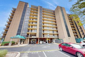 Exterior - Sea Colony Ocean 6th floor condo w/ basketball court, shared sauna, & tennis (Bethany Beach)