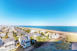 On the beach - Sea Colony 8th Floor Condo w/ Private beach, Gym, & balcony with ocean view (Bethany Beach)