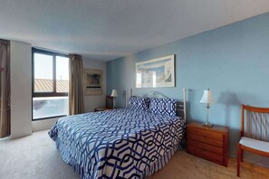 Iron/ironing board, WiFi, bed sheets - Sea Colony Oceanside Condo Steps to Private Beach, Pools and Tennis (Bethany Beach)