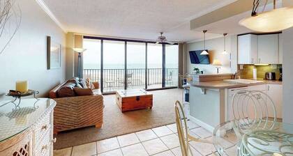 Oceanfront Sea Colony condo with pool & hot tub, ocean view, & free WiFi