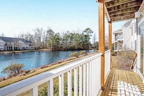 Property grounds - Sea Colony Pond-Front Condo w/ WiFi & Shared Pools, Tennis, and Fitness Center (Bethany Beach)