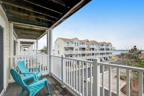 Property grounds - Villas at Beach Cove Getaway W/ Bay/Ocean Views, Private Balcony & Shared Pool (Bethany Beach)