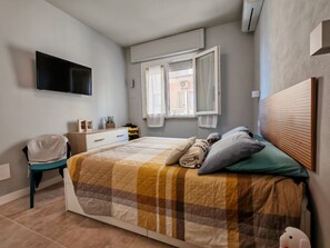 WiFi, bed sheets - Holiday Home 'La Casina Di Giada' with Sea View, Wi-Fi and Air Conditioning (Marina di Grosseto)