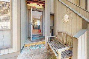 Interior - Sea Colony Tennis 1st Floor Condo w/ Free WiFi, Shared Pool, & Basketball Court (Bethany Beach)
