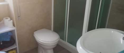 Haartrockner, Bidet, Seife