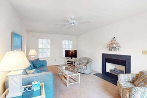 TV, fireplace, DVD player, offices - Clear Water Home Close to the Beach w/Shared Pool, Private Washer/Dryer (Frankford)