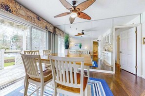 Dining - Sea Colony 1st-floor condo - pool, beach access & new appliances (March 2023) (Bethany Beach)