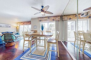 Dining - Sea Colony 1st-floor condo - pool, beach access & new appliances (March 2023) (Bethany Beach)