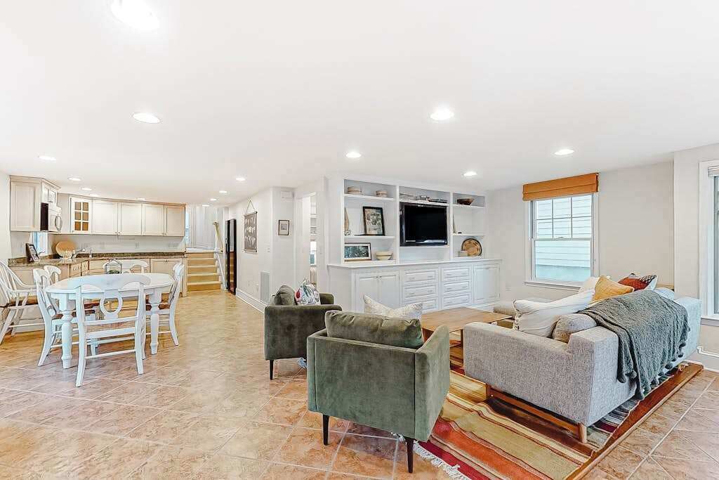TV, DVD player, offices