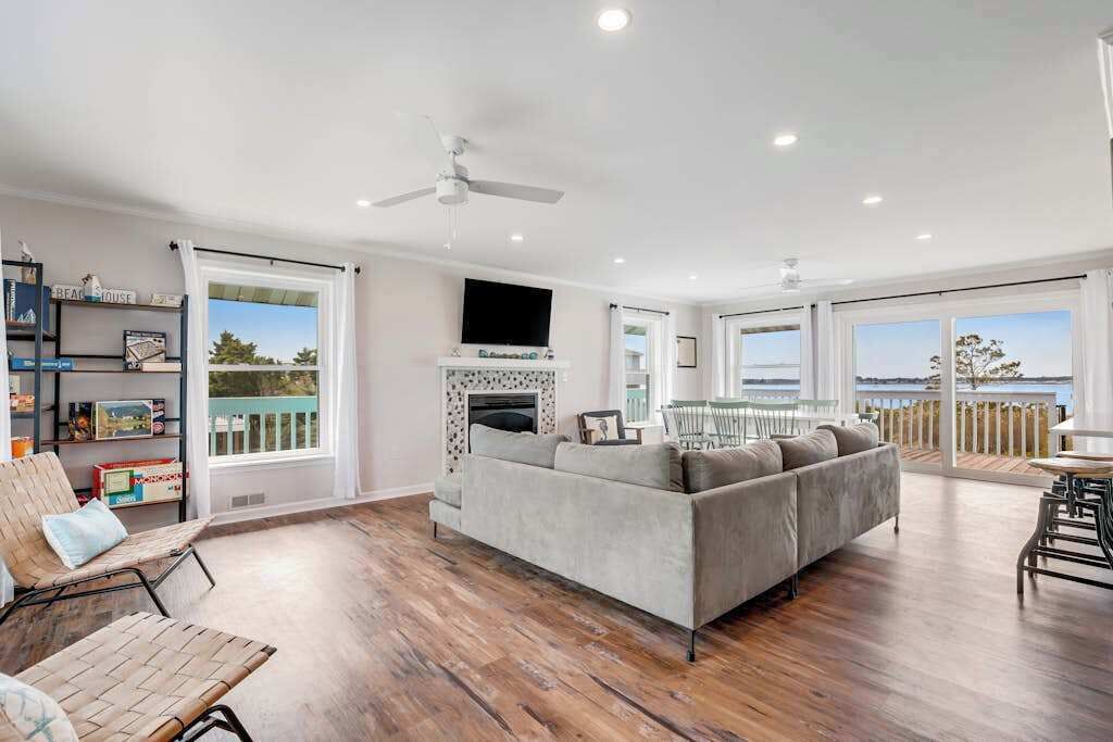 TV, fireplace, offices