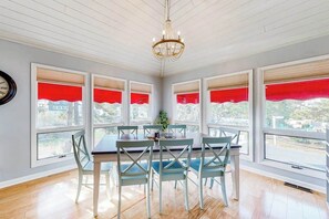 Dining - Sandpiper Village home with private beach, fireplace, balcony, & washer/dryer (South Bethany)