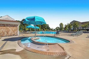 Pool - Ocean View Beach Club designer home with bikes, resort-style pool, sauna & gym (Ocean View)