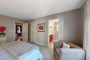 Iron/ironing board, WiFi, bed sheets - Bethany Bay home with pool and sports courts + on-site golf (Ocean View)
