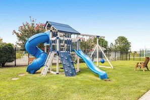 Children’s area - Bethany Bay home with pool and sports courts + on-site golf (Ocean View)