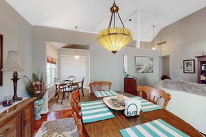 Dining - Bethany Bay home with pool and sports courts + on-site golf (Ocean View)