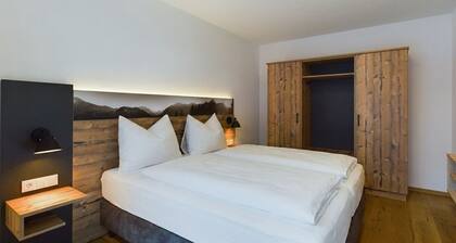 Bergfeuer Lodge: modern, bright with mountain views 85m² for 4-6 people in the Lechtal valley