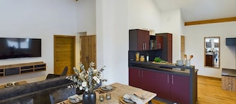 Bergfeuer Lodge: modern, bright with mountain views 85m² for 4-6 people in the Lechtal valley