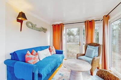 Quaint Chatham home w/beautiful backyard & furnished multi-level deck, dogs OK
