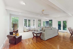 TV, stereo, offices - Dog-friendly historic home with yard, games, grill, children's items, W/D, & AC (Barnstable)