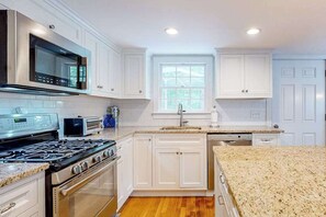 Fridge, microwave, oven, stovetop - Large, air-conditioned home with 3 decks & yard - 3/4 mile to Covell's Beach (Centerville)