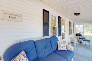 Terrace/patio - Welcoming home on Main St. with screened porch & large yard - 1 dog OK (Cotuit)