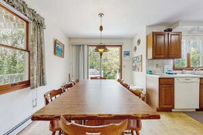Dining - Home in a bayside neighborhood with 2 large decks - walk to beaches (Dennis)