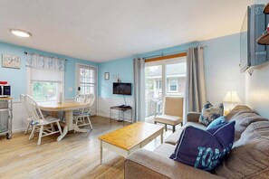 TV, offices - Dog-friendly duplex with decks, fast WiFi & centralAC - walk to Sea Street Beach (Dennis Port)