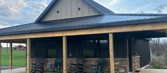 Cozy, quiet with a  country setting 1-bedroom hotel style cabin, #21, in Verona