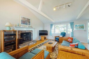 TV, DVD player, stereo, offices