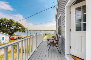 Property grounds - Newly built bayview home, steps to dock/launch on Great Pond - small dogs OK (Falmouth)