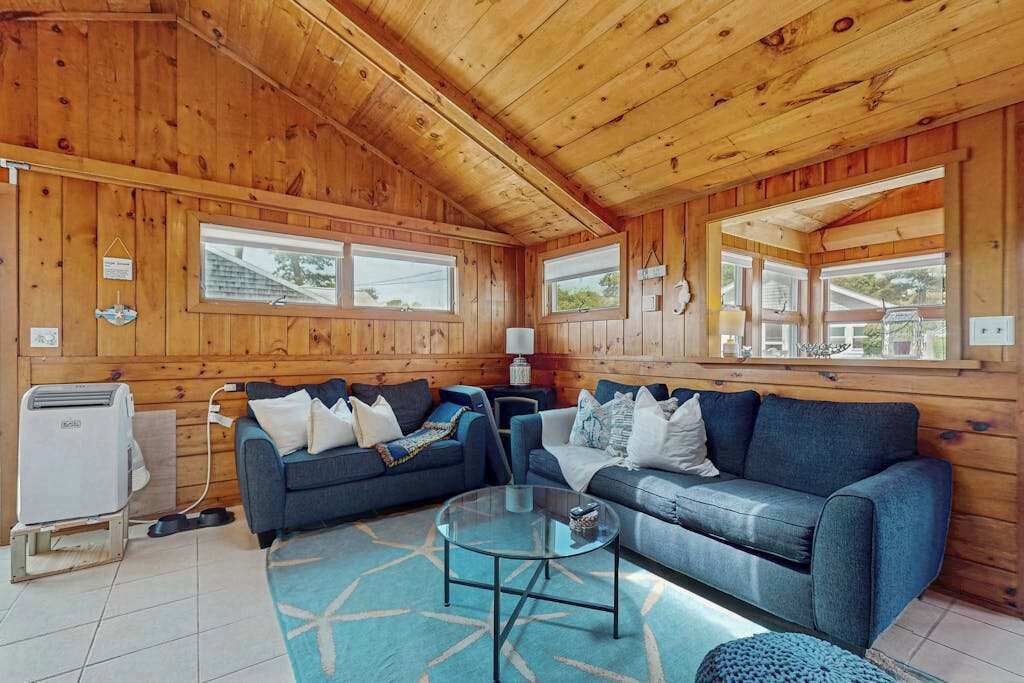 Charming Cottage With Private W/d, Wifi + Minutes To Beach - Cape Cod, MA