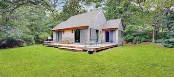Peaceful, dog-friendly home on 3 acres with lovely yard, near beaches