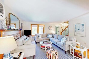 TV, offices - Charming retreat near the ocean with W/D, games, & trails (Eastham)