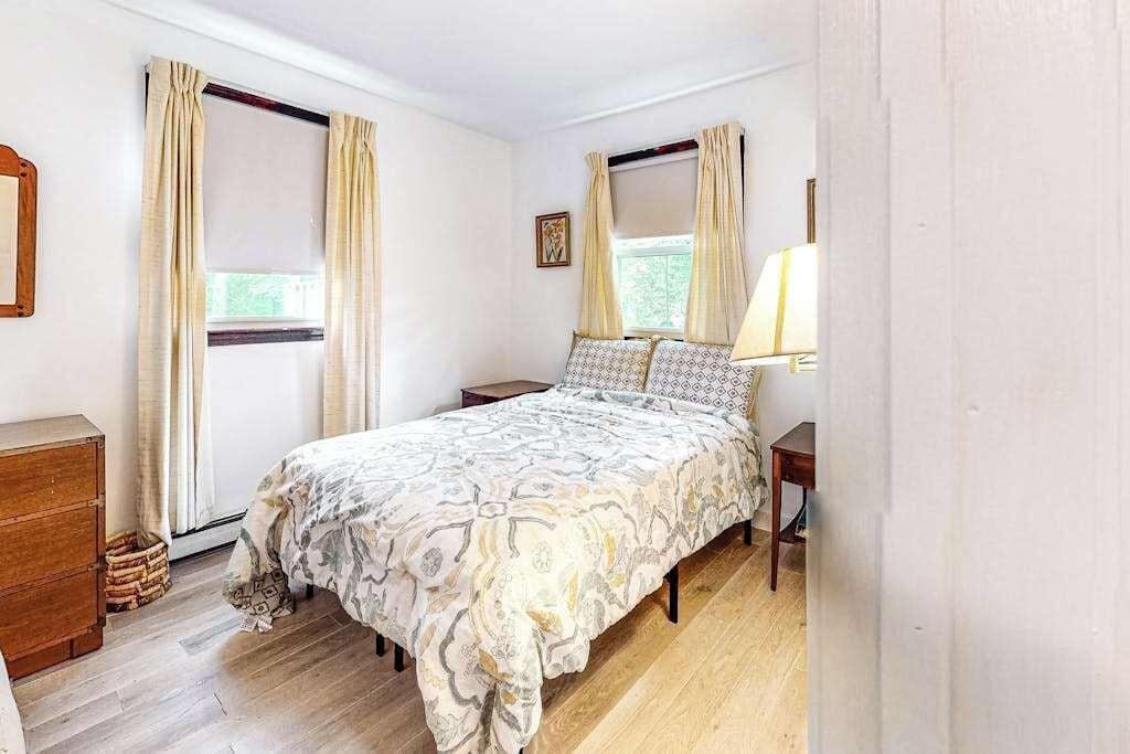 WiFi, bed sheets