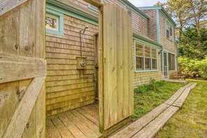 Property grounds - Charming home set on private lot with WiFi, sunroom, W/D, & great location (Edgartown)