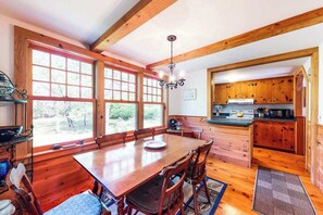 Dining - Charming home set on private lot with WiFi, sunroom, W/D, & great location (Edgartown)