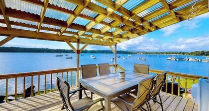 Historic charmer on the water with a firepit, kayaks, bikes, & firepit